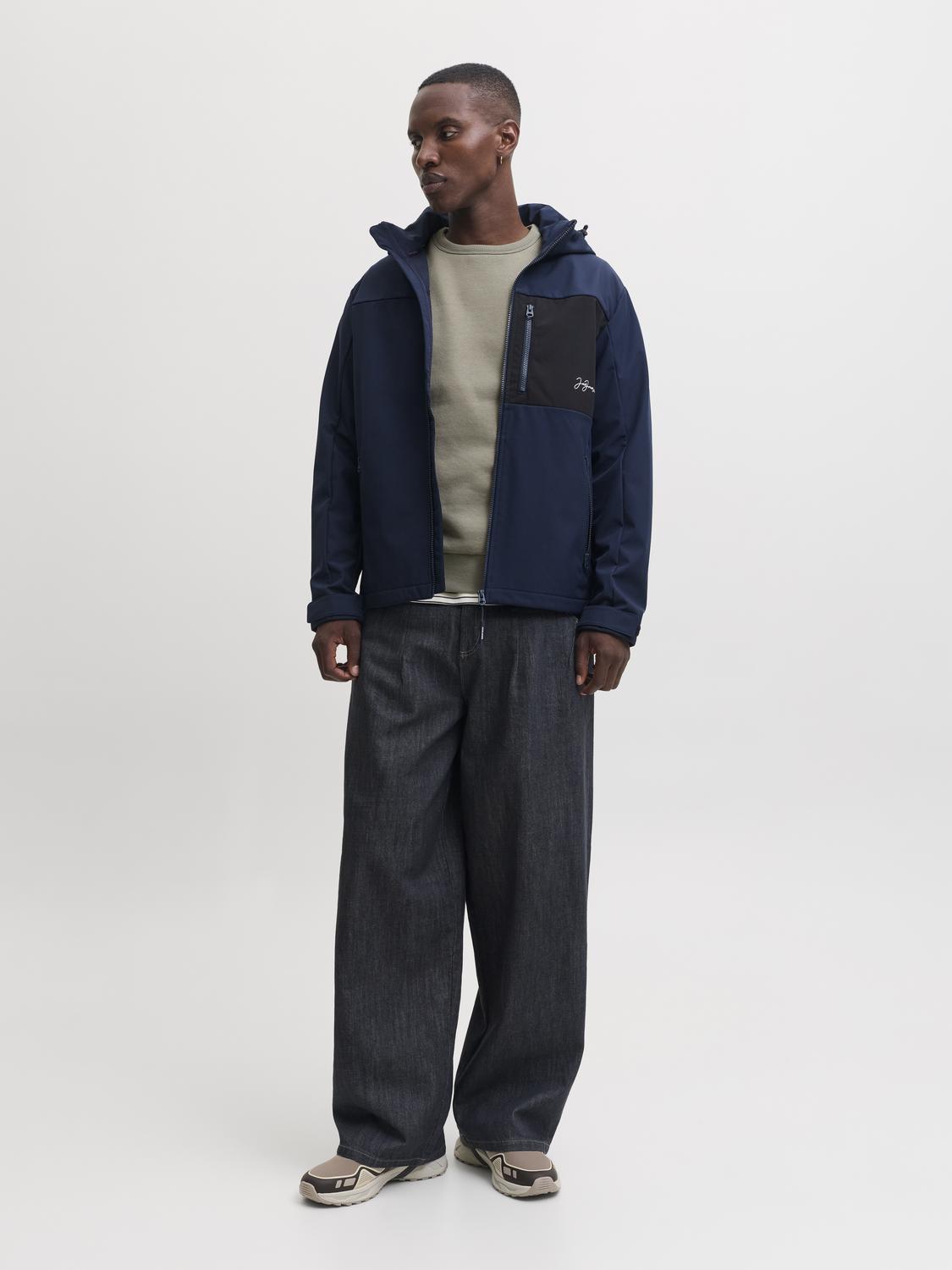 model_shot-front_full
